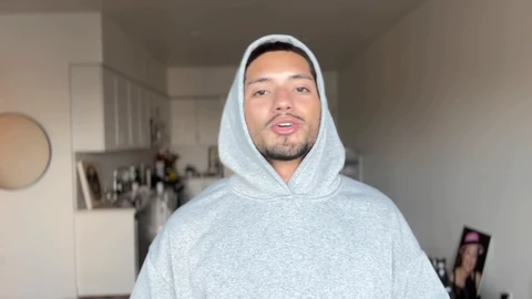 Gay for her, लैटिन