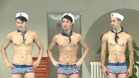 In piscina, asian, uomo stallone