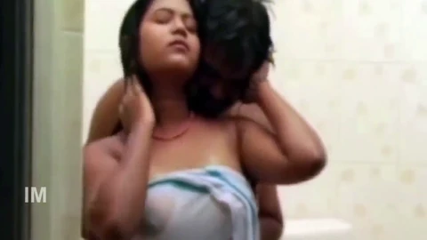 Hot Indian aunty gives a wild footjob - Mallu Aunty 206